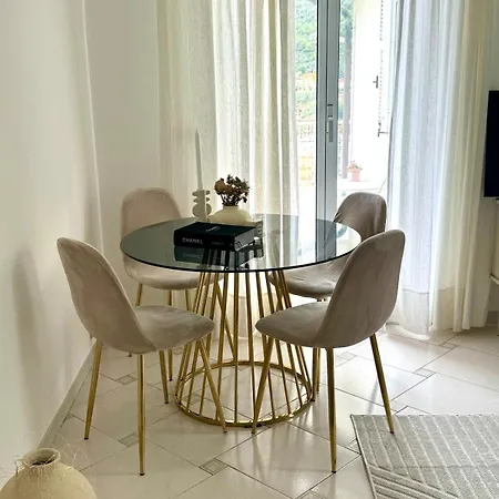 Cozy Italian * Imperia